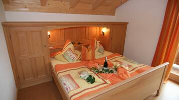 2 chambres, coffres-forts dans les chambres, lit parapluie, Wi-Fi