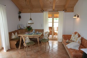 Unclassified image, 3 of 15, button - Landhaus Thaler - Holiday apartment 2 Sonnenstrahl (Gmund am Tegernsee)