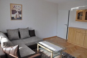 TV - Apartment Traminer - Vacation Apartment Vollert (Obersulm)