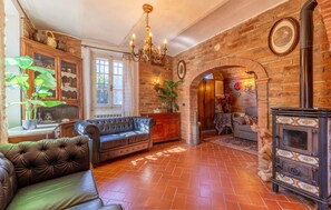 Kamin, Tischtennisplatte