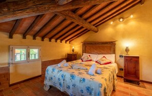 6 عدّة غرف نوم وسرير سفر وواي فاي مجانًا