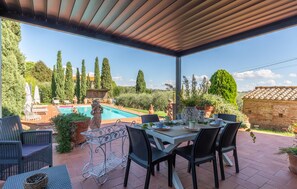 Outdoor dining - Beautiful home in Castiglione del Lago (Castiglione del Lago)