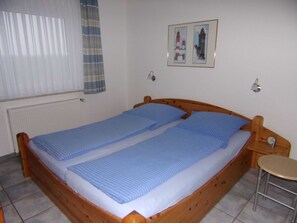 Unclassified image, 2 of 9, button