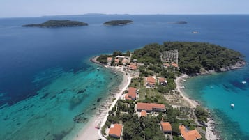 Una spiaggia nelle vicinanze