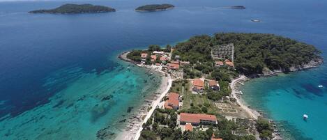 Una spiaggia nelle vicinanze