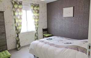 3 chambres, lit parapluie, Wi-Fi gratuit, draps fournis
