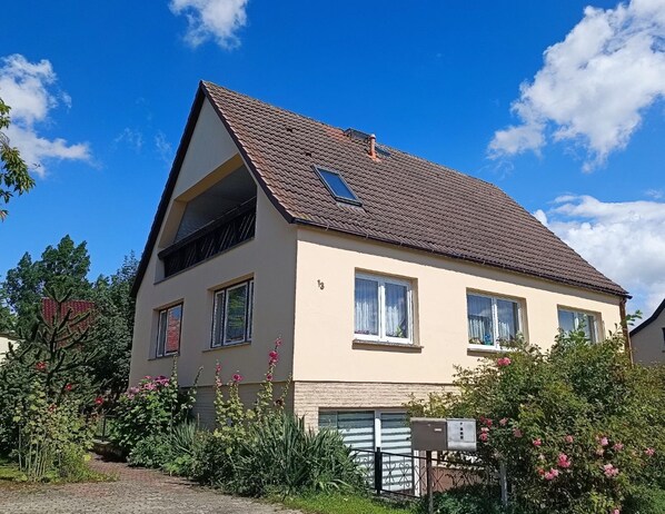 Unclassified image, 1 of 20, button