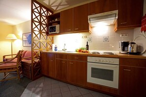 Fridge, microwave, oven
