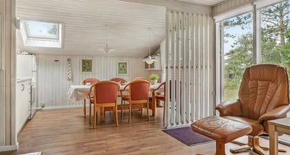 Beautiful home in ålbæk with sauna