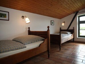 2 chambres, lit parapluie, Wi-Fi, draps fournis