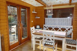 Unclassified image, 2 of 22, button