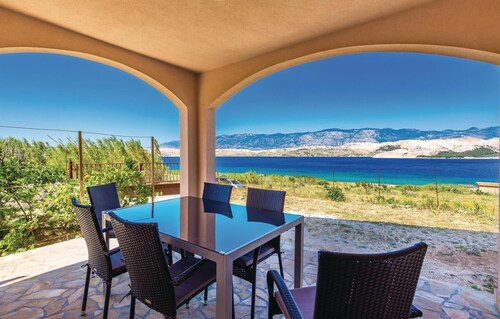 Stunning home in Pag with WiFi