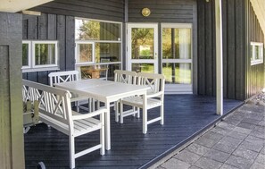 Outdoor dining - Amazing home in Sydals with WiFi (Sydals)