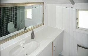 Shower - Amazing home in Sydals with WiFi (Sydals)