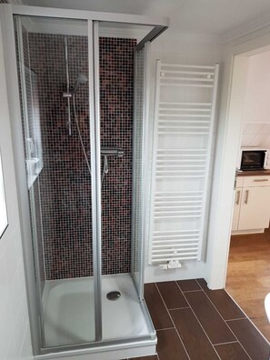 Unclassified image, 5 of 18, button