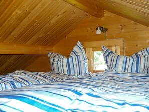 3 soverom, reiseseng for barn og sengetøy