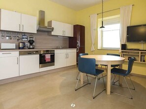 Fridge, oven, dishwasher