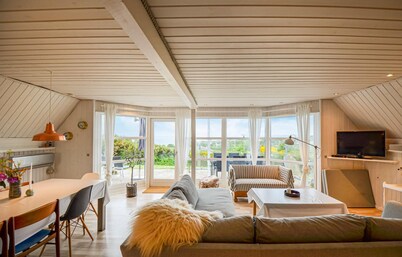 Cozy home in Ebeltoft with sauna