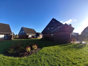 Unclassified image, 2 of 17, button