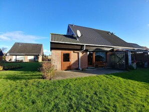 Unclassified image, 3 of 17, button