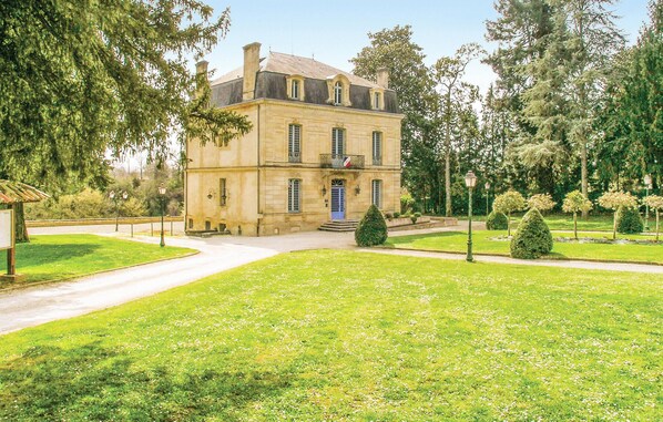 Exterior - Gorgeous home in St.Aubin de Cadelech (St.Aubin de Cadeleche)