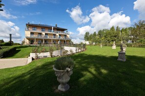 Nicht klassifiziertes Bild, 2 von 35, Schaltfläche