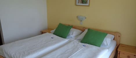 1 habitación, wifi y ropa de cama