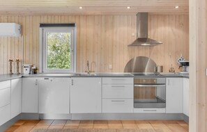 Kühlschrank, Mikrowelle, Herdplatte, Geschirrspüler
