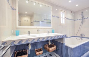 Bathtub