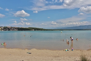 Nær stranden