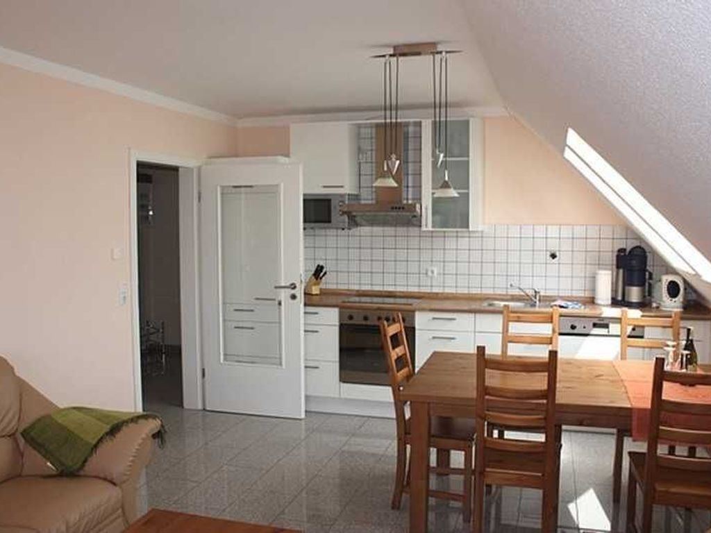 Kühlschrank, Mikrowelle, Hochstuhl