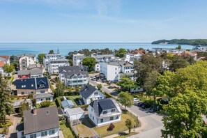 Unclassified image, 2 of 15, button