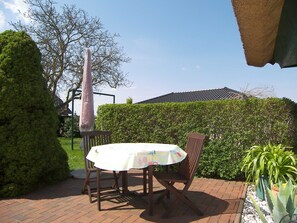 Unclassified image, 4 of 33, button