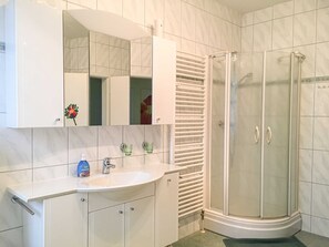Hair dryer, towels