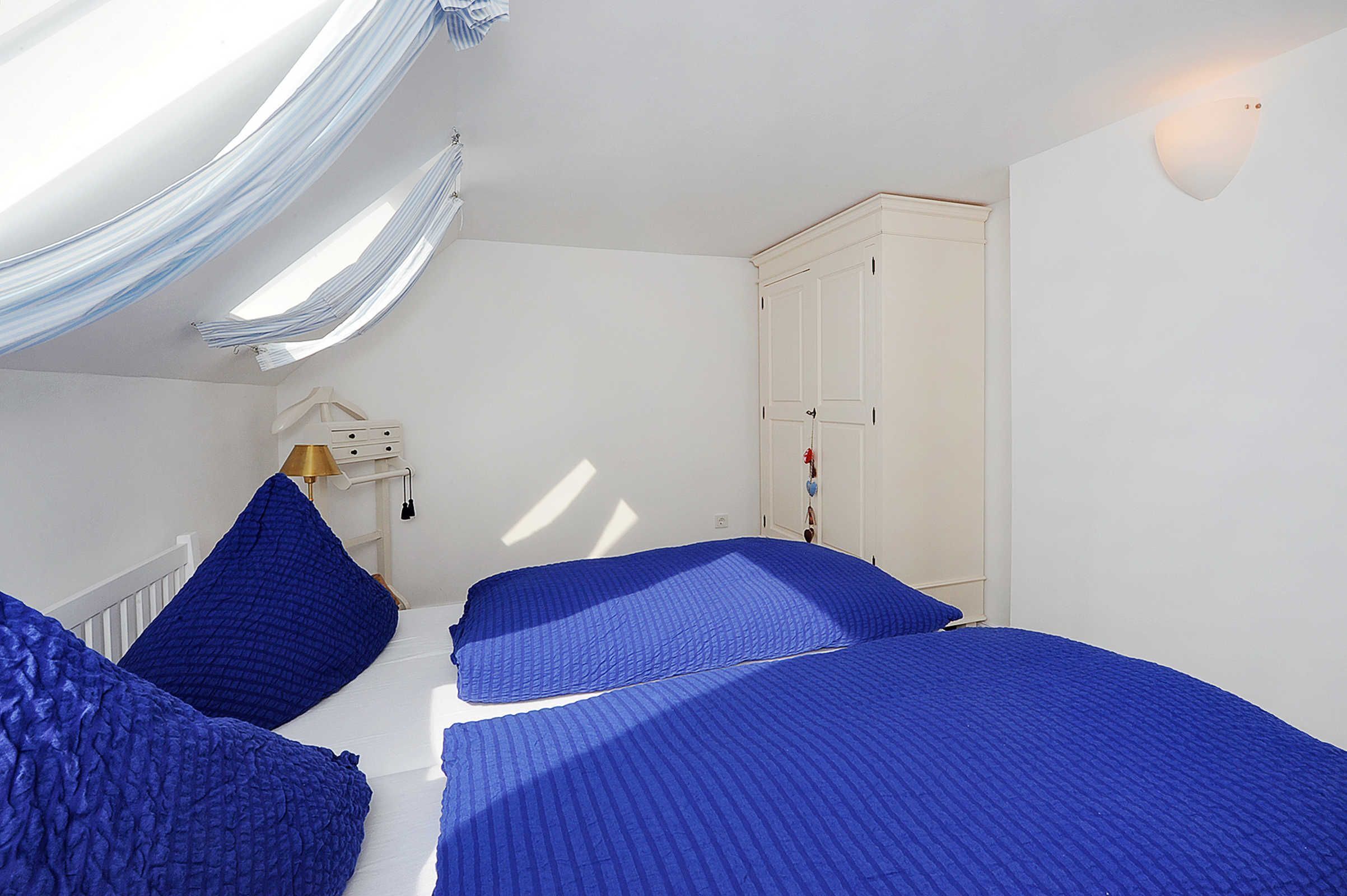 2 bedrooms, travel crib, WiFi