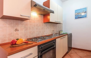 Refrigerador, microondas, parrilla de estufa y lavavajillas