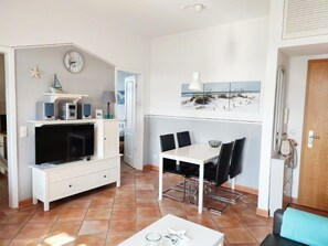 TV - (150) 3-room apartment - Apartment house Waldhaus (Kühlungsborn)