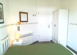 Unclassified image, 4 of 12, button - (150) 3-room apartment - Apartment house Waldhaus (Kühlungsborn)