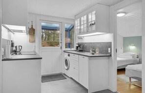 Fridge, oven, dishwasher, coffee/tea maker