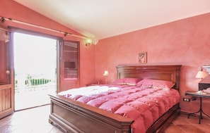 3 habitaciones, cuna de viaje, wifi gratis y ropa de cama