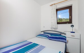 1 bedroom, free WiFi, bed sheets