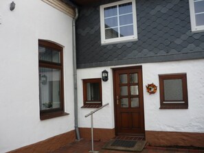 Unclassified image, 5 of 10, button