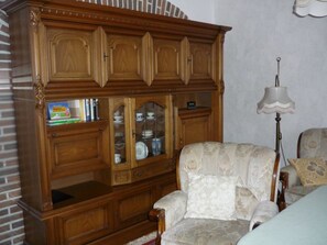 Unclassified image, 4 of 10, button