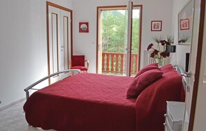 5 chambres, lit parapluie