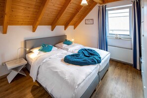 3 Schlafzimmer, Zimmersafe, Bügeleisen/Bügelbrett, Reisekinderbett