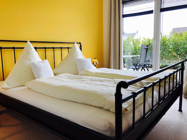 2 Schlafzimmer, Reisekinderbett, WLAN, Bettwäsche