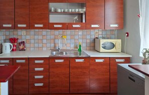 Kühlschrank, Herdplatte, Geschirrspüler