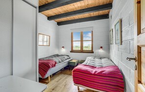 3 bedrooms, travel crib, free WiFi