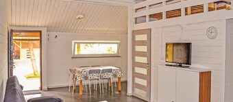 Cozy home in Mscice with WiFi