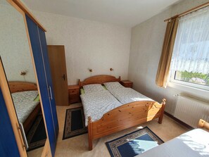 1 bedroom, WiFi, bed sheets